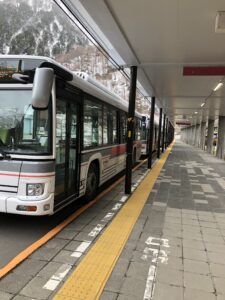 電気バス（帰りの扇沢駅）